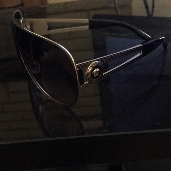 Versace Sunglasses - Picture 4 of 4